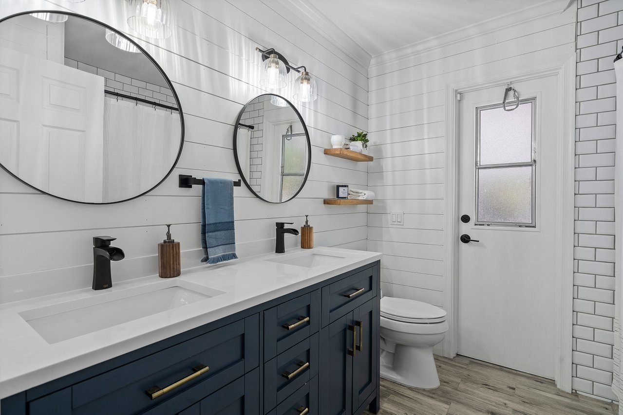 Jennifer Metz Designs - Bathroom